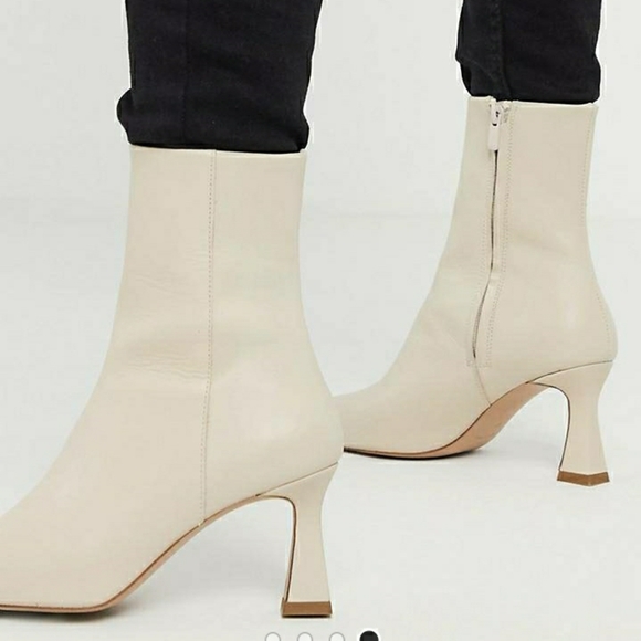 & Other Stories Cream Boots - Picture 4 of 8